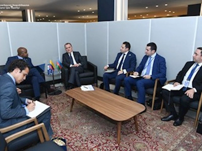 Ceyhun Bayramov kolumbiyalı həmkarı ilə görüşdü — FOTO Ceyhun Bayramov kolumbiyalı həmkarı ilə görüşdü — FOTO