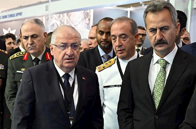Müdafiə Nazirliyinin rəhbərliyi “ADEX” Beynəlxalq Müdafiə Sərgisinin açılış mərasimində iştirak etdi — FOTO Müdafiə Nazirliyinin rəhbərliyi “ADEX” Beynəlxalq Müdafiə Sərgisinin açılış mərasimində iştirak etdi — FOTO