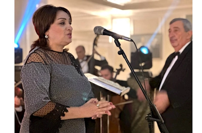Bakıdan Gəncəyə layihəsi çərçivəsində klassik musiqi gecəsi baş tutub — FOTOLAR