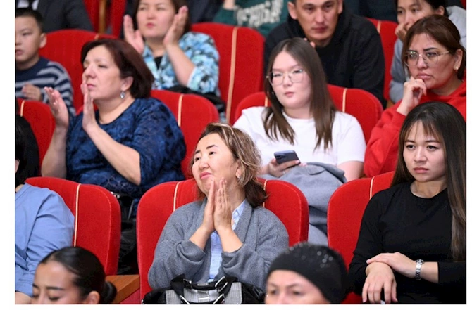 Qazaxıstanda Azərbaycan Mədəniyyəti Günlərinin ilk konserti keçirilib — FOTOLAR Qazaxıstanda Azərbaycan Mədəniyyəti Günlərinin ilk konserti keçirilib — FOTOLAR