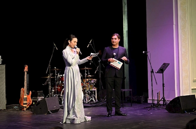 Qazaxıstanda Azərbaycan Mədəniyyəti Günlərinin ilk konserti keçirilib — FOTOLAR Qazaxıstanda Azərbaycan Mədəniyyəti Günlərinin ilk konserti keçirilib — FOTOLAR