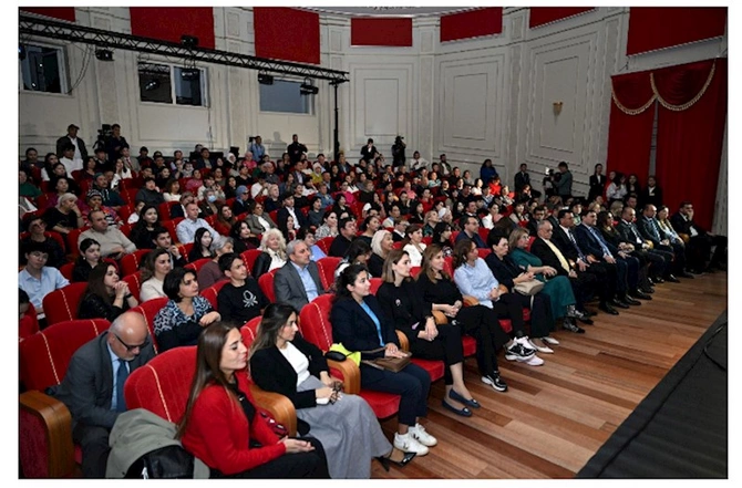 Qazaxıstanda Azərbaycan Mədəniyyəti Günlərinin ilk konserti keçirilib — FOTOLAR Qazaxıstanda Azərbaycan Mədəniyyəti Günlərinin ilk konserti keçirilib — FOTOLAR