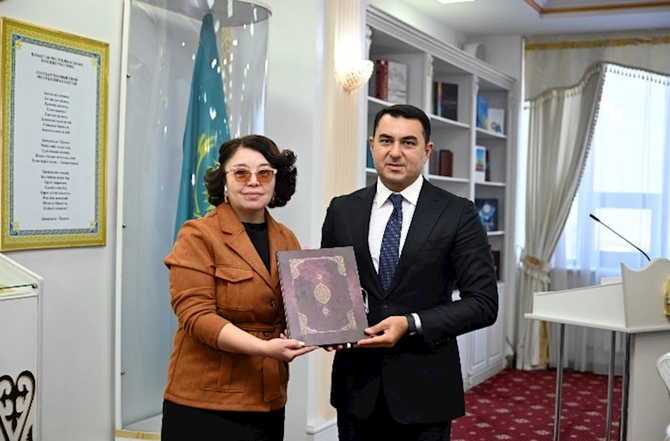 Qazax dilinə tərcümə edilmiş “Zərifə və Heydər Əliyevlər. Əbədiyaşar məhəbbət” kitabı təqdim olundu — FOTOLAR