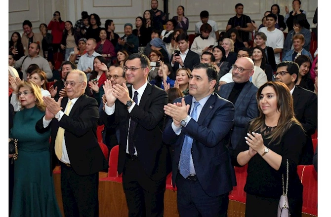 Qazaxıstanda Azərbaycan Mədəniyyəti Günlərinin ilk konserti keçirilib — FOTOLAR Qazaxıstanda Azərbaycan Mədəniyyəti Günlərinin ilk konserti keçirilib — FOTOLAR
