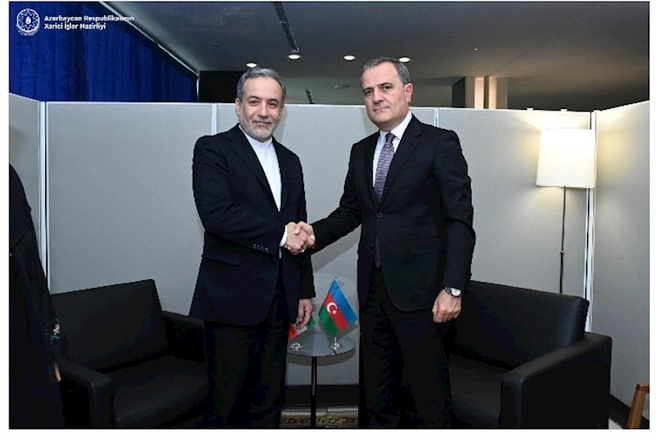 Azərbaycan və İran XİN rəhbərləri sülh sazişini müzakirə etdilər — FOTOLAR Azərbaycan və İran XİN rəhbərləri sülh sazişini müzakirə etdilər — FOTOLAR