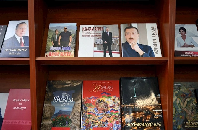 Qazaxıstan Milli Akademik Kitabxanasında “Azərbaycan ədəbiyyatı guşəsi”nin açılışı — FOTOLAR