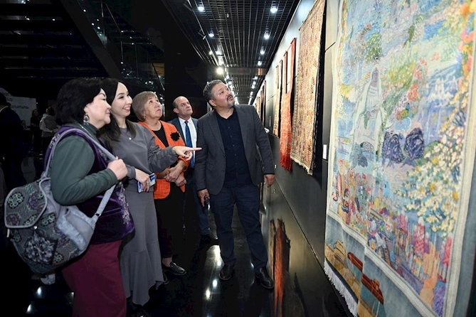 Astanada “Azərbaycanın sənət inciləri” adlı sərgi təşkil olunub — FOTOLAR