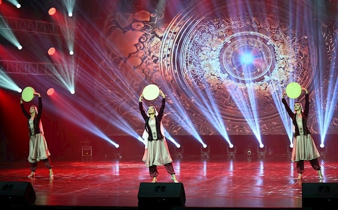 Qazaxıstanda Azərbaycan Dövlət Rəqs Ansamblının möhtəşəm konserti olub — FOTOLAR