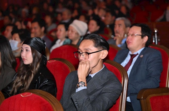 Qazaxıstanda Azərbaycan Dövlət Rəqs Ansamblının möhtəşəm konserti olub — FOTOLAR
