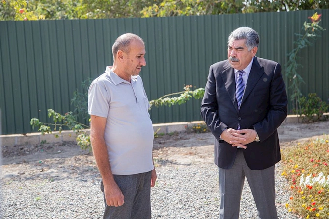 Salyanın yeni başçısı vəzifəsinin icrasına rayondakı şəhid ailələrini ziyarətlə başladı — FOTOLAR Salyanın yeni başçısı vəzifəsinin icrasına rayondakı şəhid ailələrini ziyarətlə başladı — FOTOLAR