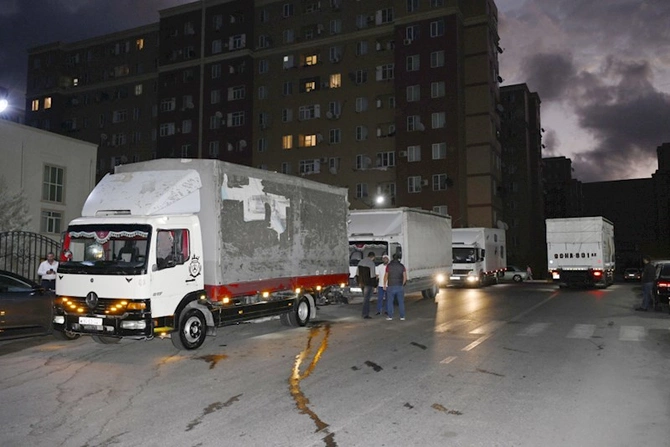 İlk köç karvanı Cəbrayıla çatıb, açarlar təqdim olunub — FOTOLAR (YENİLƏNDİ) İlk köç karvanı Cəbrayıla çatıb, açarlar təqdim olunub — FOTOLAR (YENİLƏNDİ)