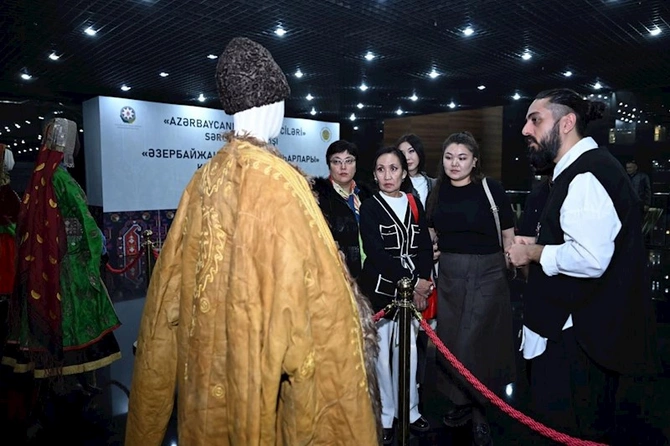 Astanada “Azərbaycanın sənət inciləri” adlı sərgi təşkil olunub — FOTOLAR
