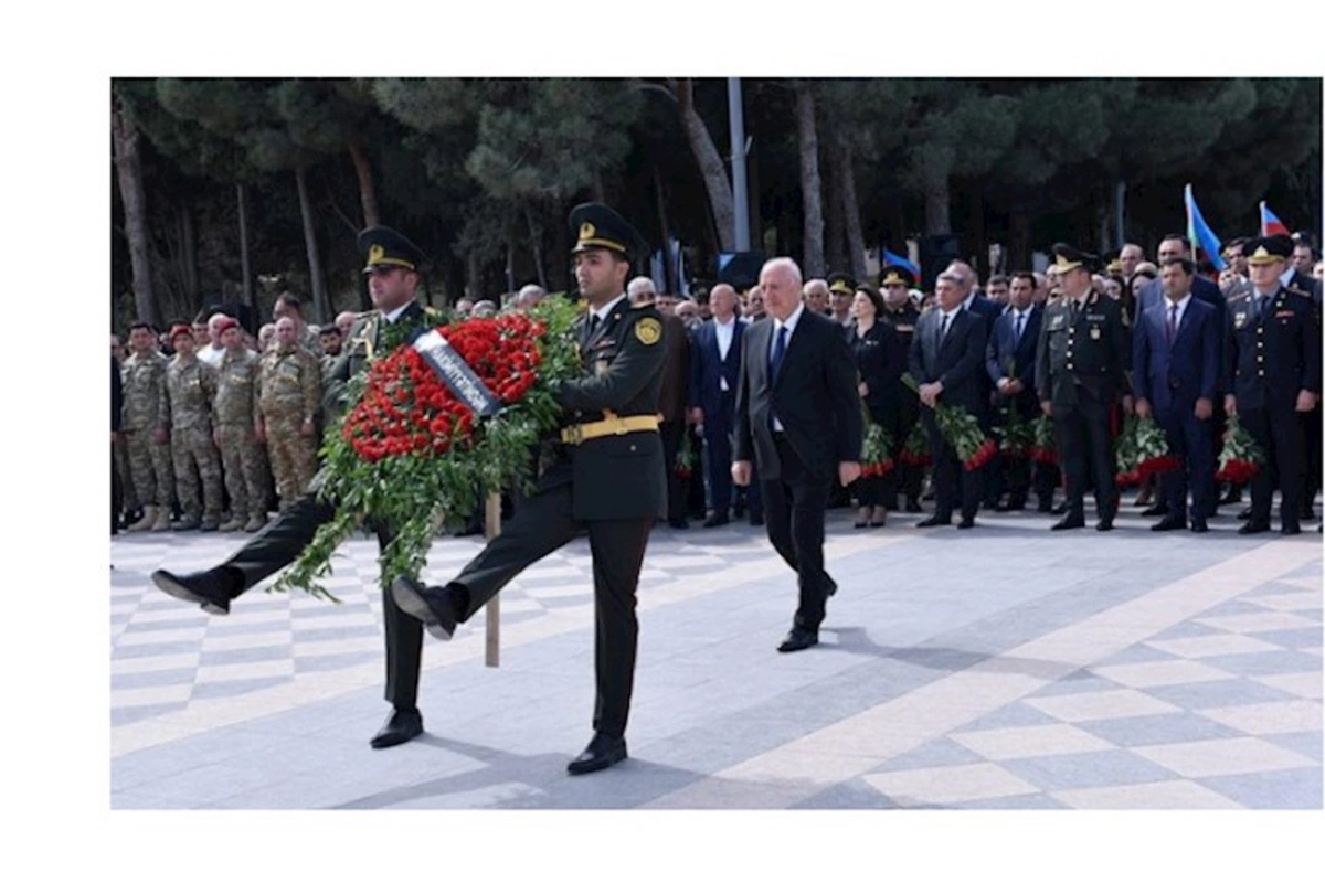 Sumqayıtda şəhidlərin xatirəsi anılıb — FOTOLAR