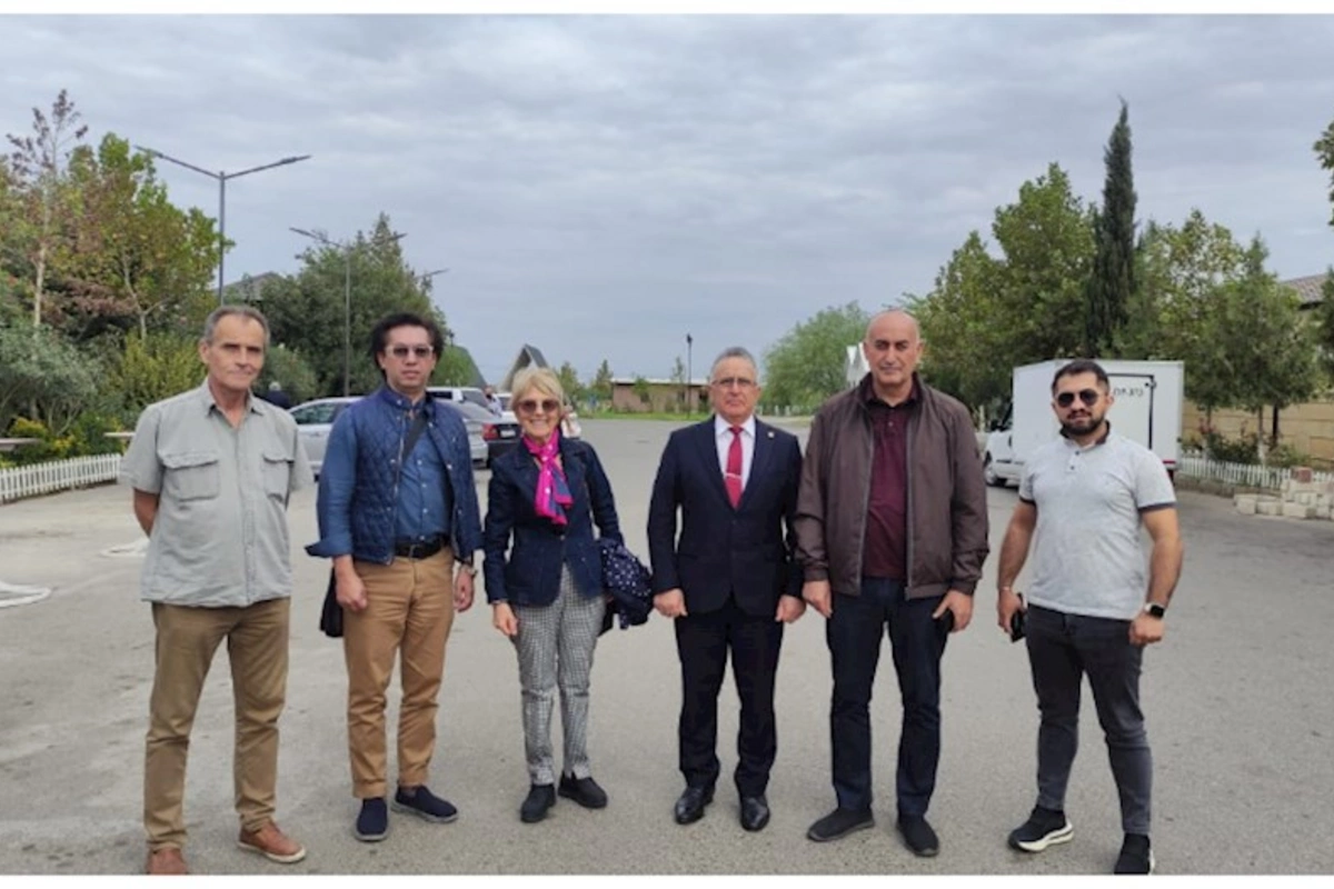 Anım günündə xarici jurnalistlər Qarabağa getdilər