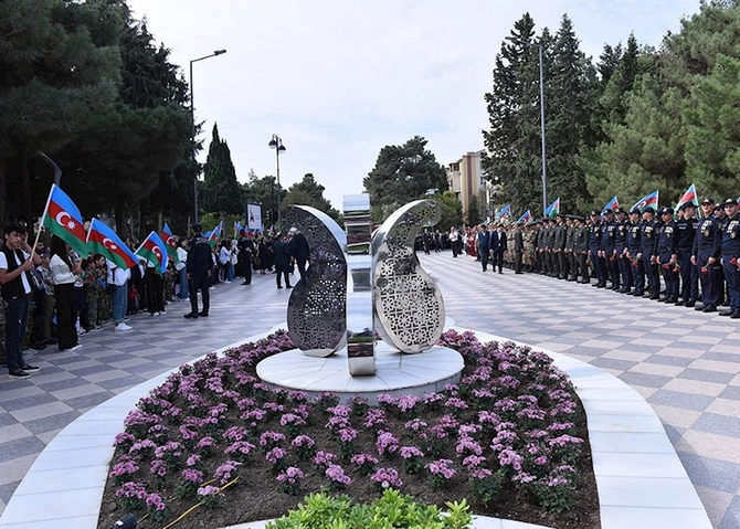 Sumqayıtda şəhidlərin xatirəsi anılıb — FOTOLAR