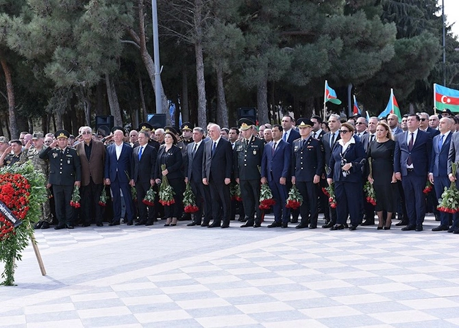 Sumqayıtda şəhidlərin xatirəsi anılıb — FOTOLAR