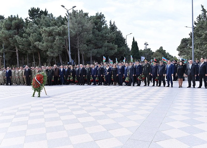 Sumqayıtda şəhidlərin xatirəsi anılıb — FOTOLAR