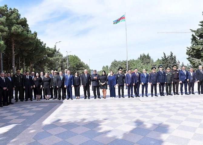 Sumqayıtda şəhidlərin xatirəsi anılıb — FOTOLAR