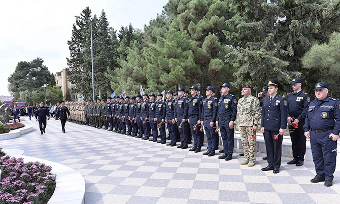 Sumqayıtda şəhidlərin xatirəsi anılıb — FOTOLAR