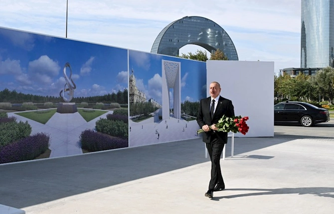 Prezident Zəfər parkında olub — YENİLƏNDİ (FOTOLAR) Prezident Zəfər parkında olub — YENİLƏNDİ (FOTOLAR)