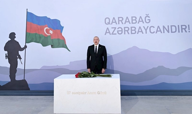 Prezident Zəfər parkında olub — YENİLƏNDİ (FOTOLAR) Prezident Zəfər parkında olub — YENİLƏNDİ (FOTOLAR)