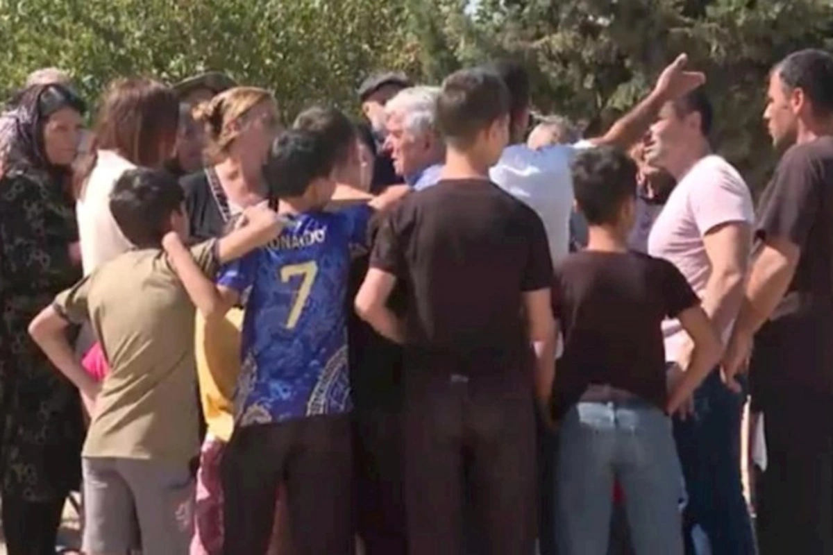 Minlərlə sakini olan qəsəbənin uşaq bağçası yoxdur — VİDEO