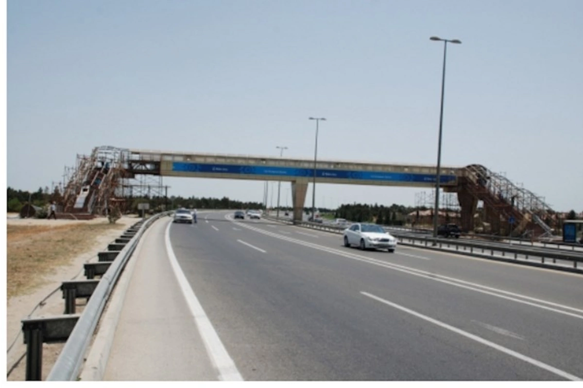 Aeroport yolundakı qoşa xətt silinir