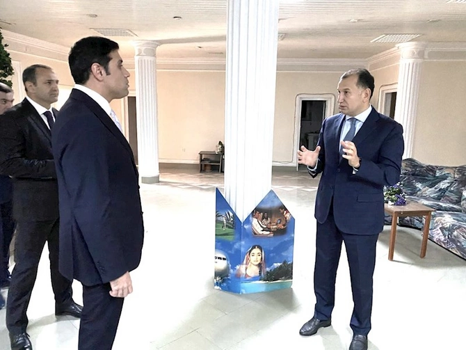 AHİK sədri Sahib Məmmədov qurumun tabe təşkilatlarında olub, mövcud vəziyyətlə maraqlanıb — FOTOLAR AHİK sədri Sahib Məmmədov qurumun tabe təşkilatlarında olub, mövcud vəziyyətlə maraqlanıb — FOTOLAR