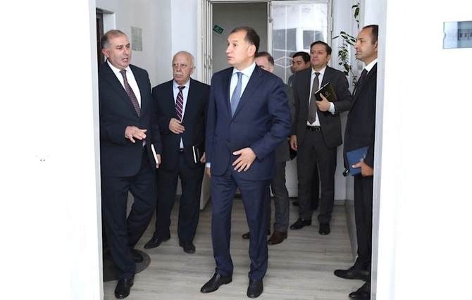 AHİK sədri Sahib Məmmədov qurumun tabe təşkilatlarında olub, mövcud vəziyyətlə maraqlanıb — FOTOLAR AHİK sədri Sahib Məmmədov qurumun tabe təşkilatlarında olub, mövcud vəziyyətlə maraqlanıb — FOTOLAR
