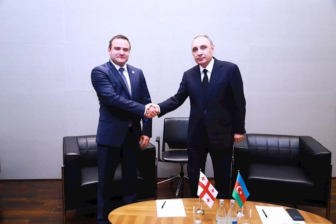 Kamran Əliyev gürcüstanlı həmkarını qəbul etdi — FOTOLAR Kamran Əliyev gürcüstanlı həmkarını qəbul etdi — FOTOLAR