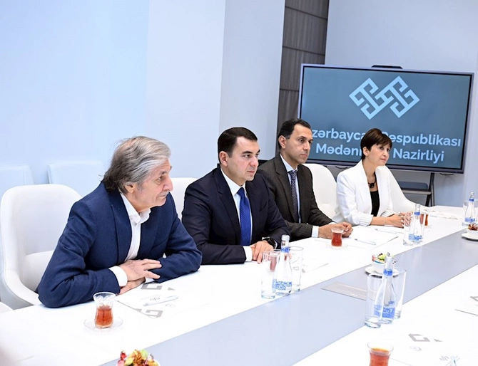 Bir sıra ölkələrin rəssamları ittifaqlarının təmsilçiləri ilə görüş olub — FOTOLAR