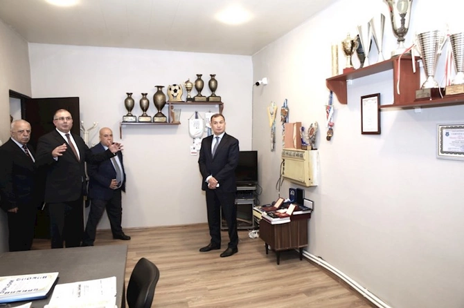 AHİK sədri Sahib Məmmədov qurumun tabe təşkilatlarında olub, mövcud vəziyyətlə maraqlanıb — FOTOLAR AHİK sədri Sahib Məmmədov qurumun tabe təşkilatlarında olub, mövcud vəziyyətlə maraqlanıb — FOTOLAR