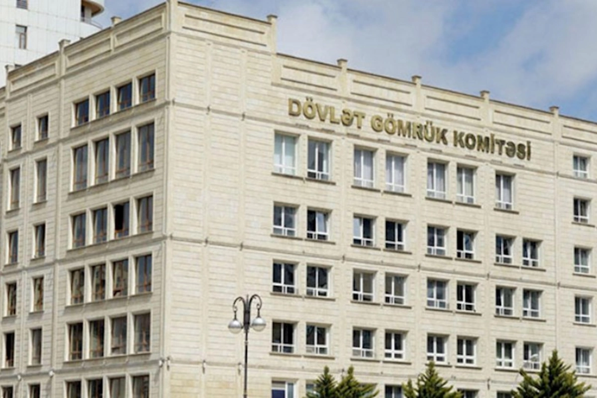 “Apple”ın azərbaycanlı tələbəyə verdiyi mükafatdan Gömrük rüsum aldı — BİABIRÇILIQ
