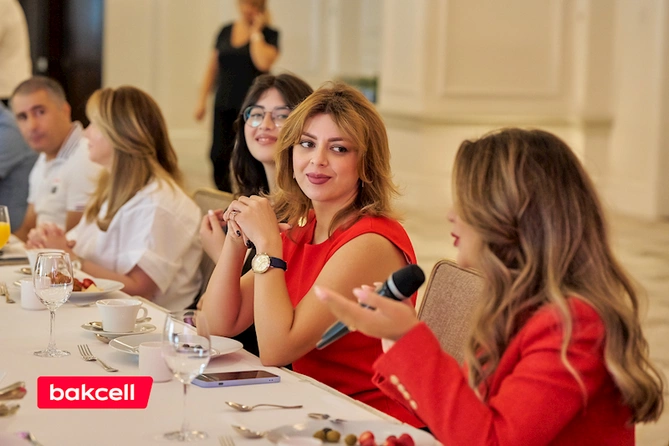 “Bakcell” və Bakı Şəhər Halqası Əməliyyat Şirkəti jurnalistlərlə görüşüb — FOTOLAR “Bakcell” və Bakı Şəhər Halqası Əməliyyat Şirkəti jurnalistlərlə görüşüb — FOTOLAR
