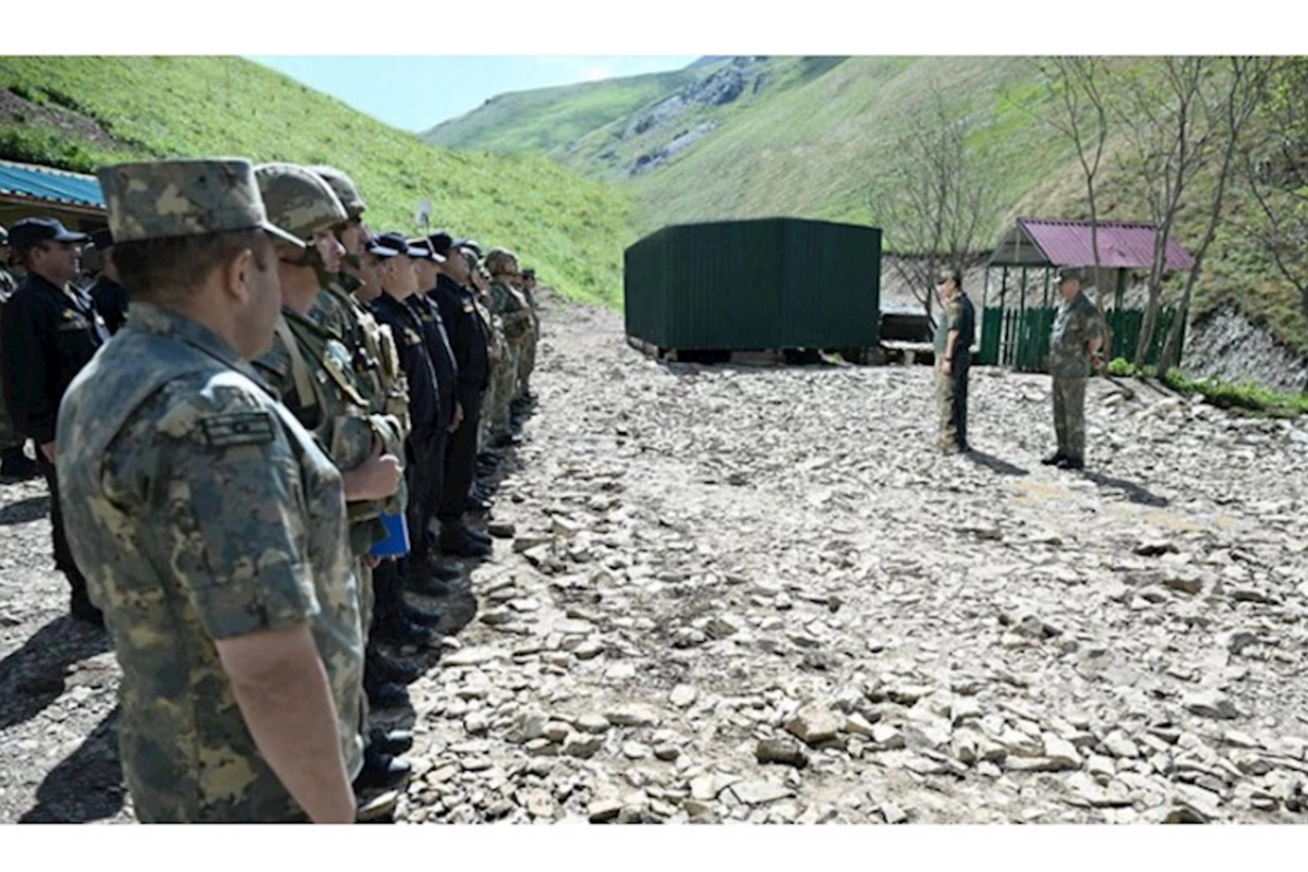 Zakir Həsənovla Hikmət Mirzəyev şərti sərhəddə getdi, bölmələrə tapşırıqlar verildi