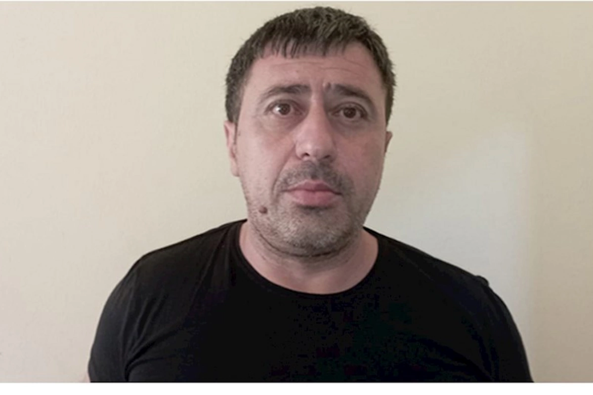 Başqalarının maşınlarını satışa çıxardı, saxlanıldı