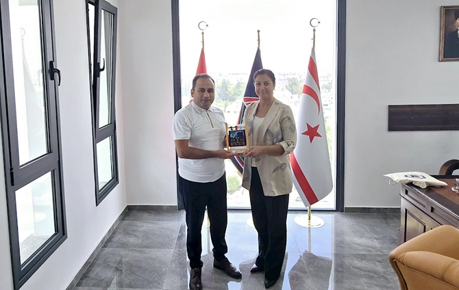 Dünya Barış Universitetinin rektor vəkili ASGA sədrini qəbul etdi — FOTOLAR