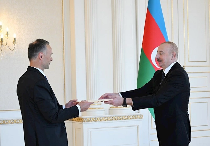 İlham Əliyev yeni səfirləri qəbul etdi — FOTOLAR