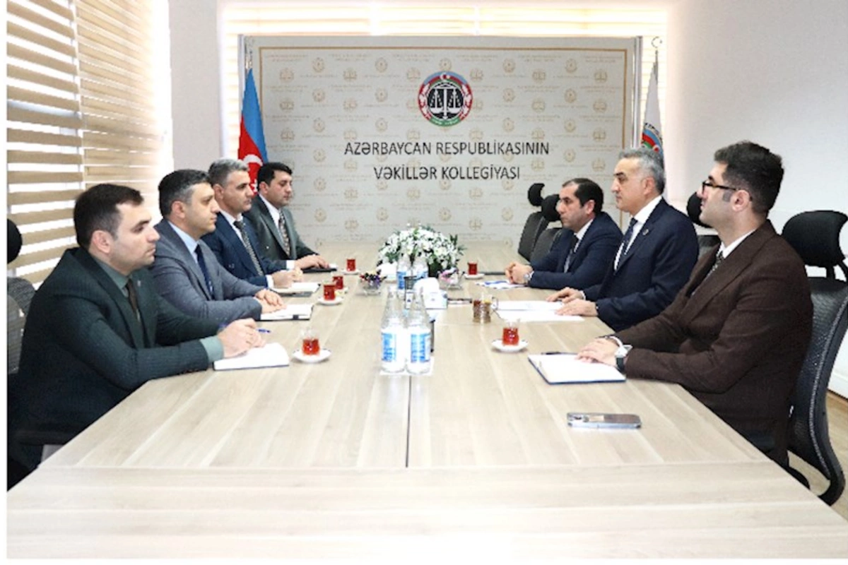 Vəkillər Kollegiyasının sədri Deontologiya Komitəsinin üzvləri ilə görüşdü