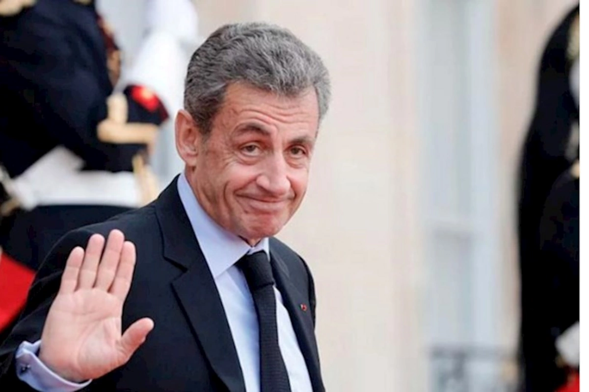 Sarkozi elektron qolbaq taxacaq — 1 illik cəzası var