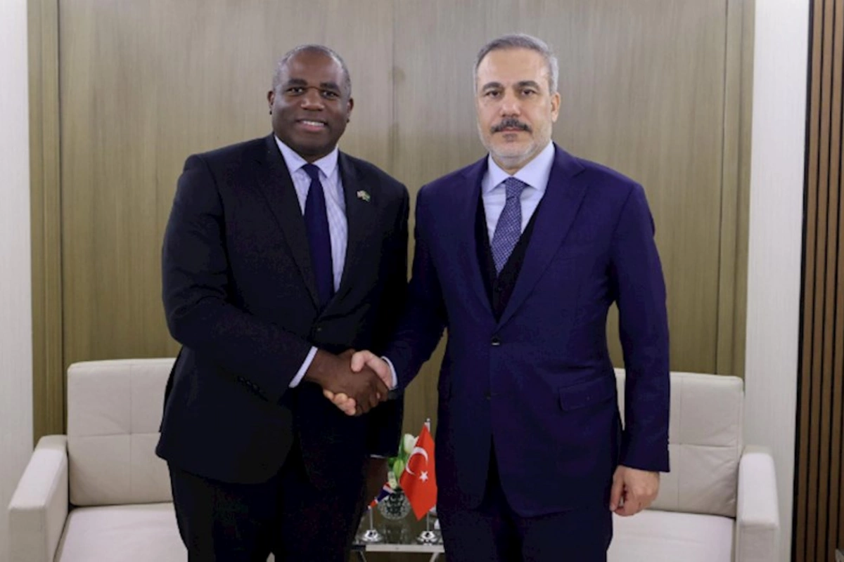 Hakan Fidan Riyadda britaniyalı həmkarı ilə görüşdü