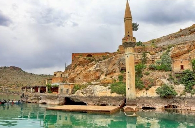 Tarixin sirlərini yaşadan turizm şəhəri — FOTO