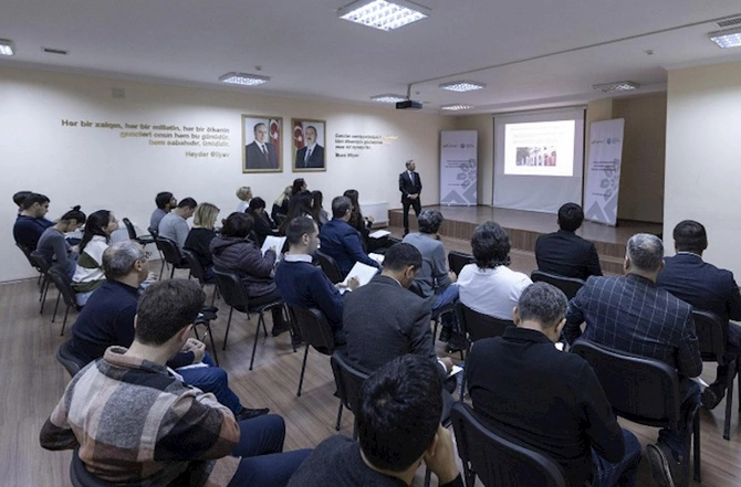 “Media nümayəndələrinin dağ-mədən sahəsində məlumatlılığının artırılması” layihəsində iştirak etmiş jurnalistlərlə görüş — FOTOLAR