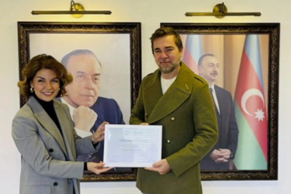 İlham Əliyev məşhur aktyoru təltif etdi — FOTO