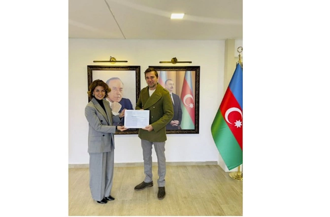 İlham Əliyev məşhur aktyoru təltif etdi — FOTO