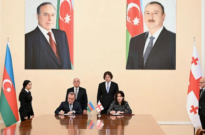 Azərbaycan və Gürcüstan hökumətləri arasında dörd sənəd imzalandı — FOTOLAR Azərbaycan və Gürcüstan hökumətləri arasında dörd sənəd imzalandı — FOTOLAR