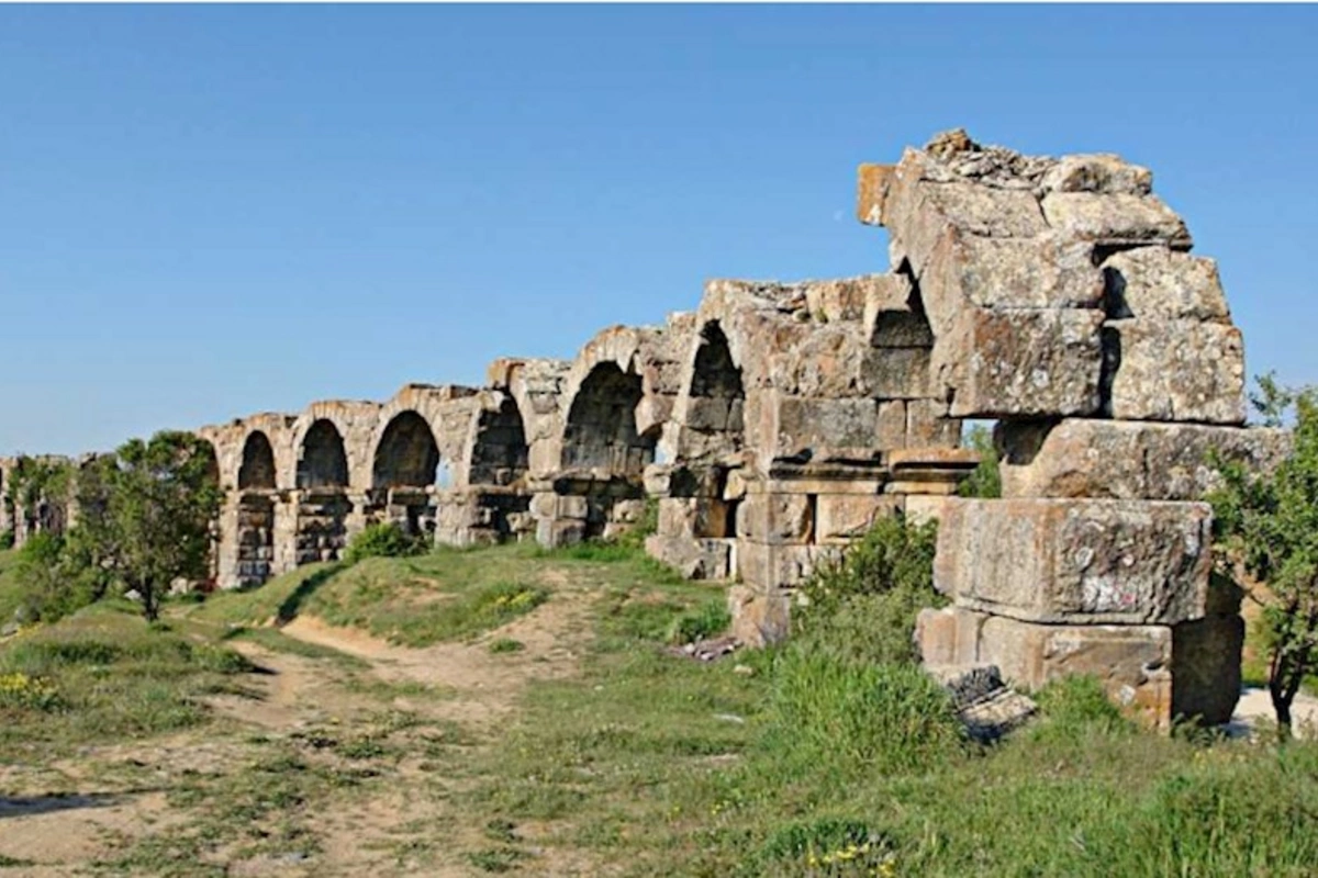 Qədim adı Bərəkət olan, göllər şəhəri adını alan İsparta