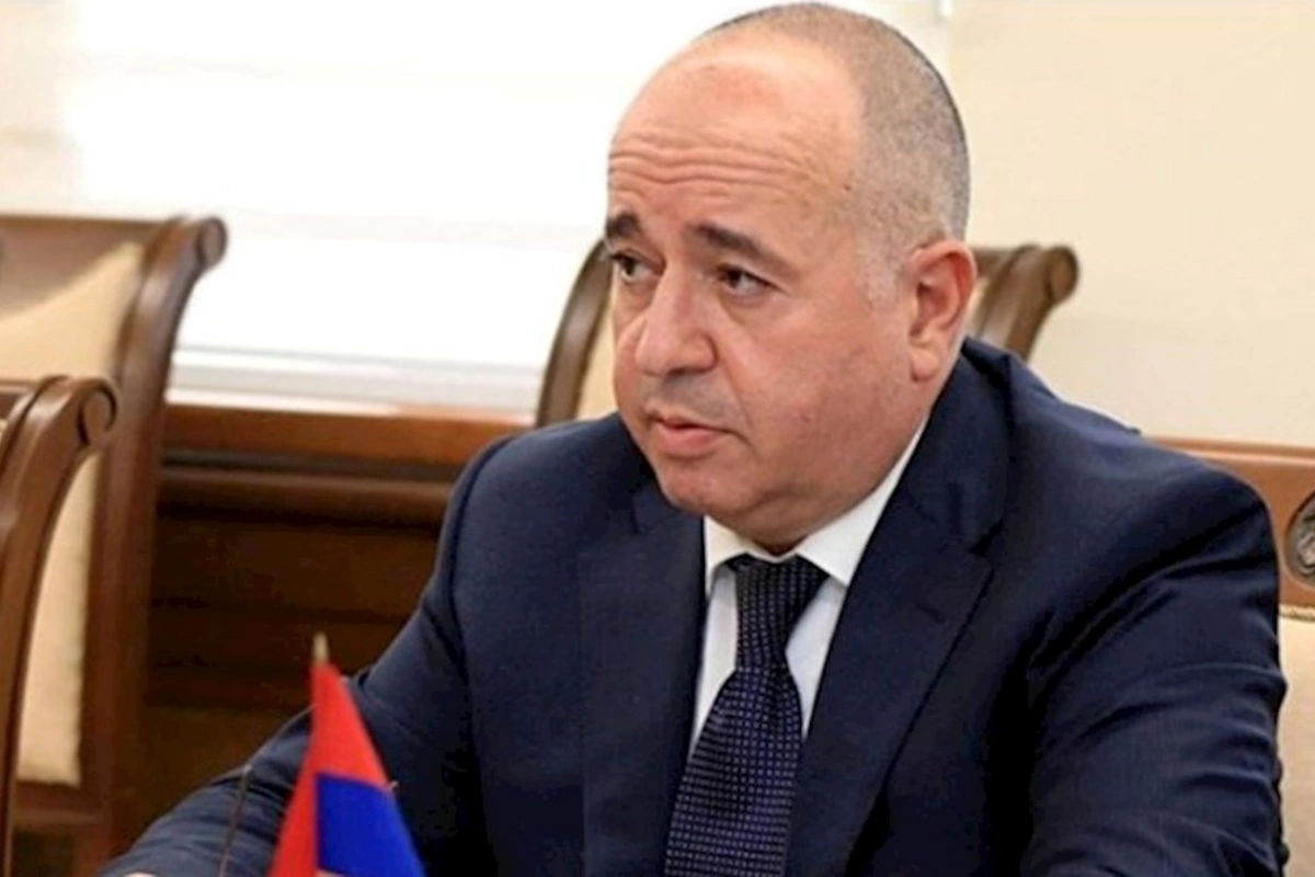 Ermənistanda keçmiş müdafiə naziri yeni siyasi qüvvə yaratdı