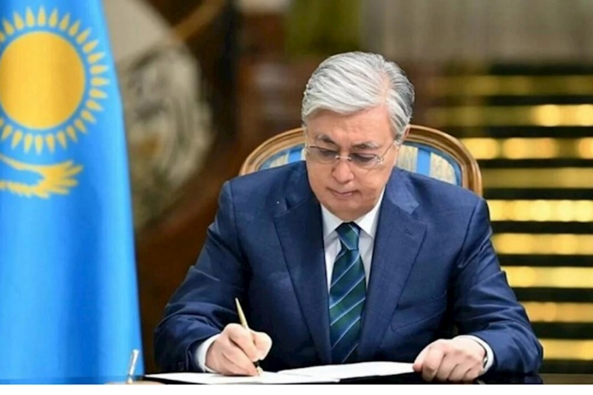 Qazaxıstan prezidenti ömürlük həbs cəzasını nəzərdə tutan qanun imzaladı