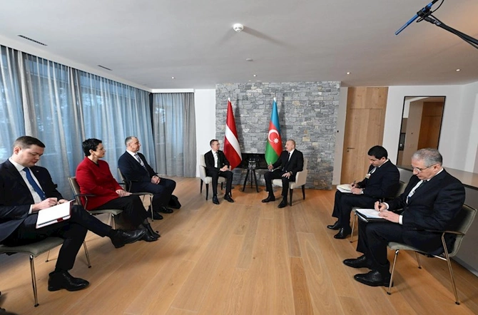 İlham Əliyev Latviya Prezidenti ilə görüşdü — FOTO
